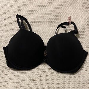 Victoria Secret T Shirt Push Up Full Coverage rhinestone motif NEW Size 40D